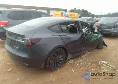 2021 Tesla Model 3 Performance Dual Motor All-Wheel Drive z USA, uszkodzony, nr VIN 5YJ3E1EC3MF044203